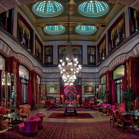 Pera Palace Hotel Istanbul Exterior foto The lobby of the hotel