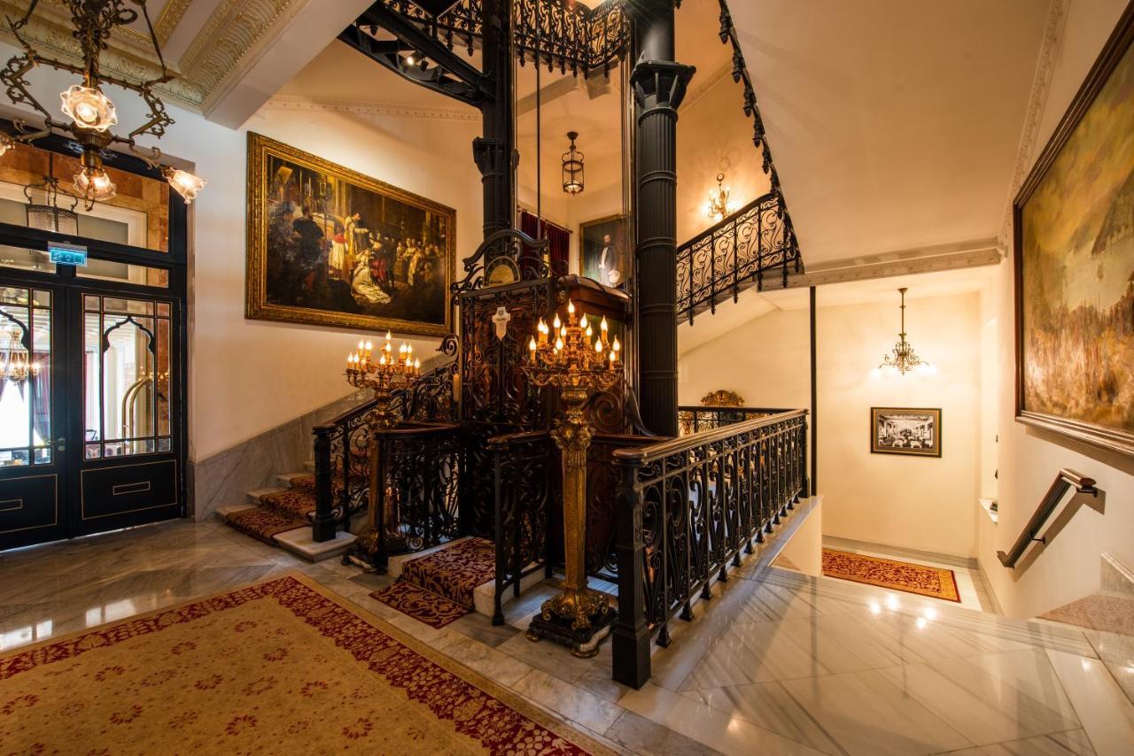 Pera Palace Hotel Istanbul Exterior foto The interior of the synagogue