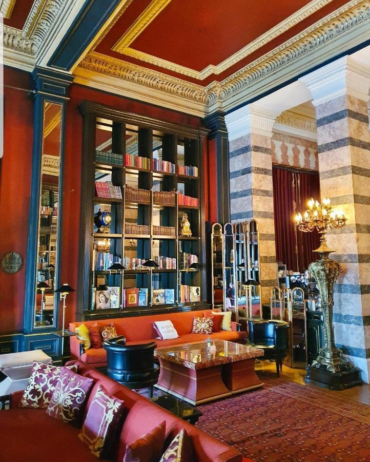 Pera Palace Hotel Istanbul Exterior foto The library at the St. Regis