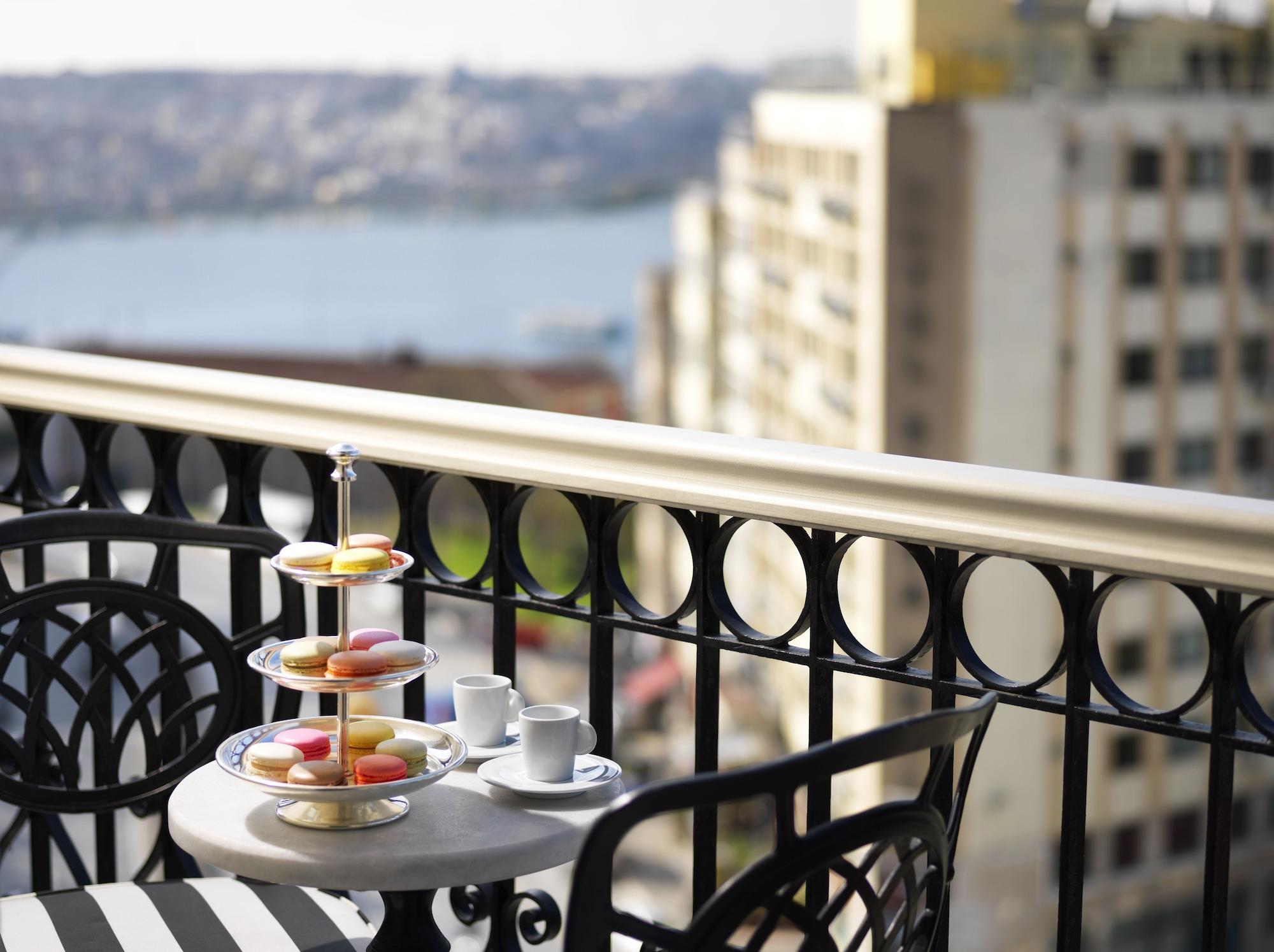 Pera Palace Hotel Istanbul Exterior foto Afternoon tea at the St. Regis New York