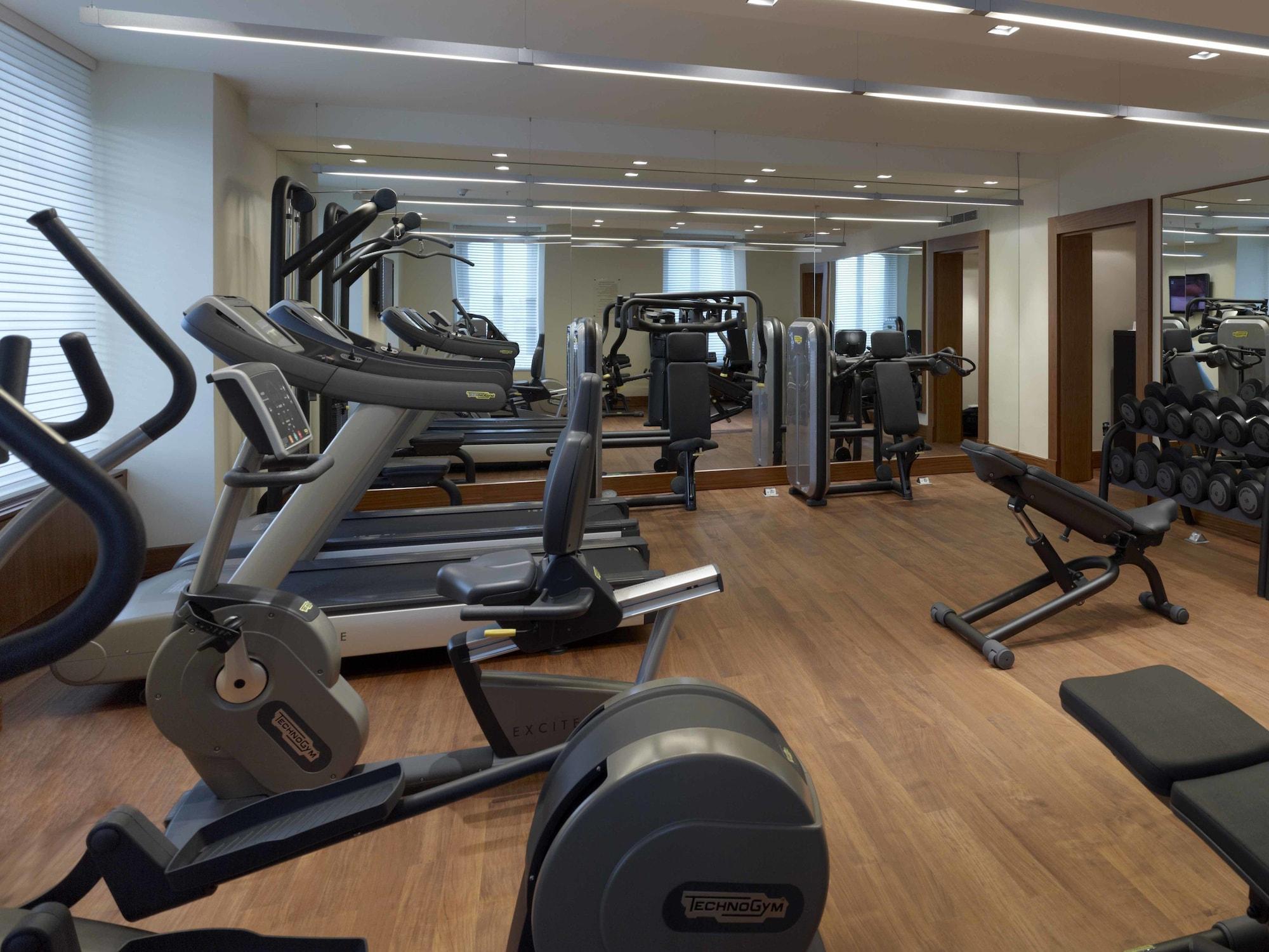 Pera Palace Hotel Istanbul Exterior foto The gym at the hotel
