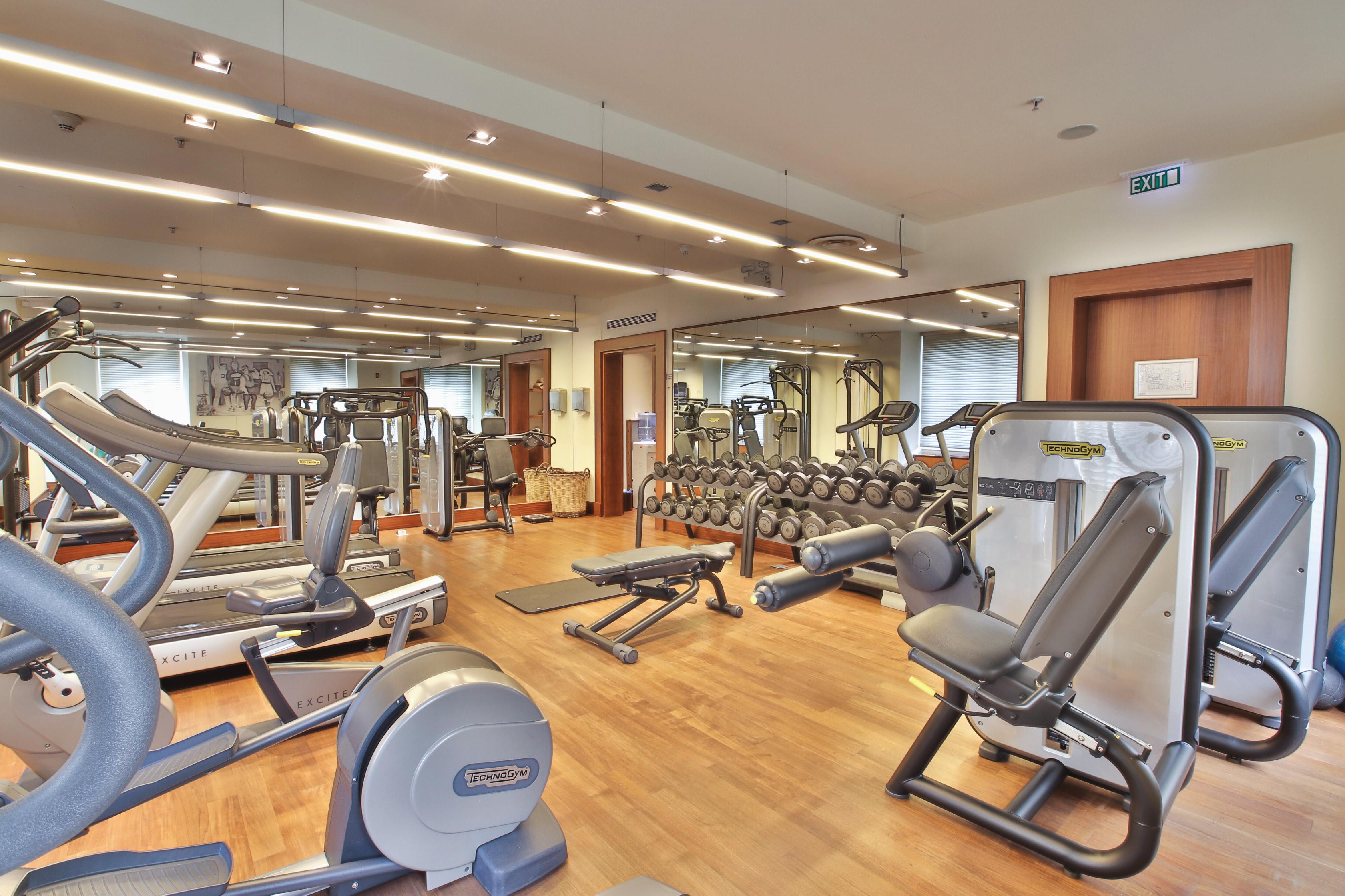 Pera Palace Hotel Istanbul Exterior foto The gym at the hotel