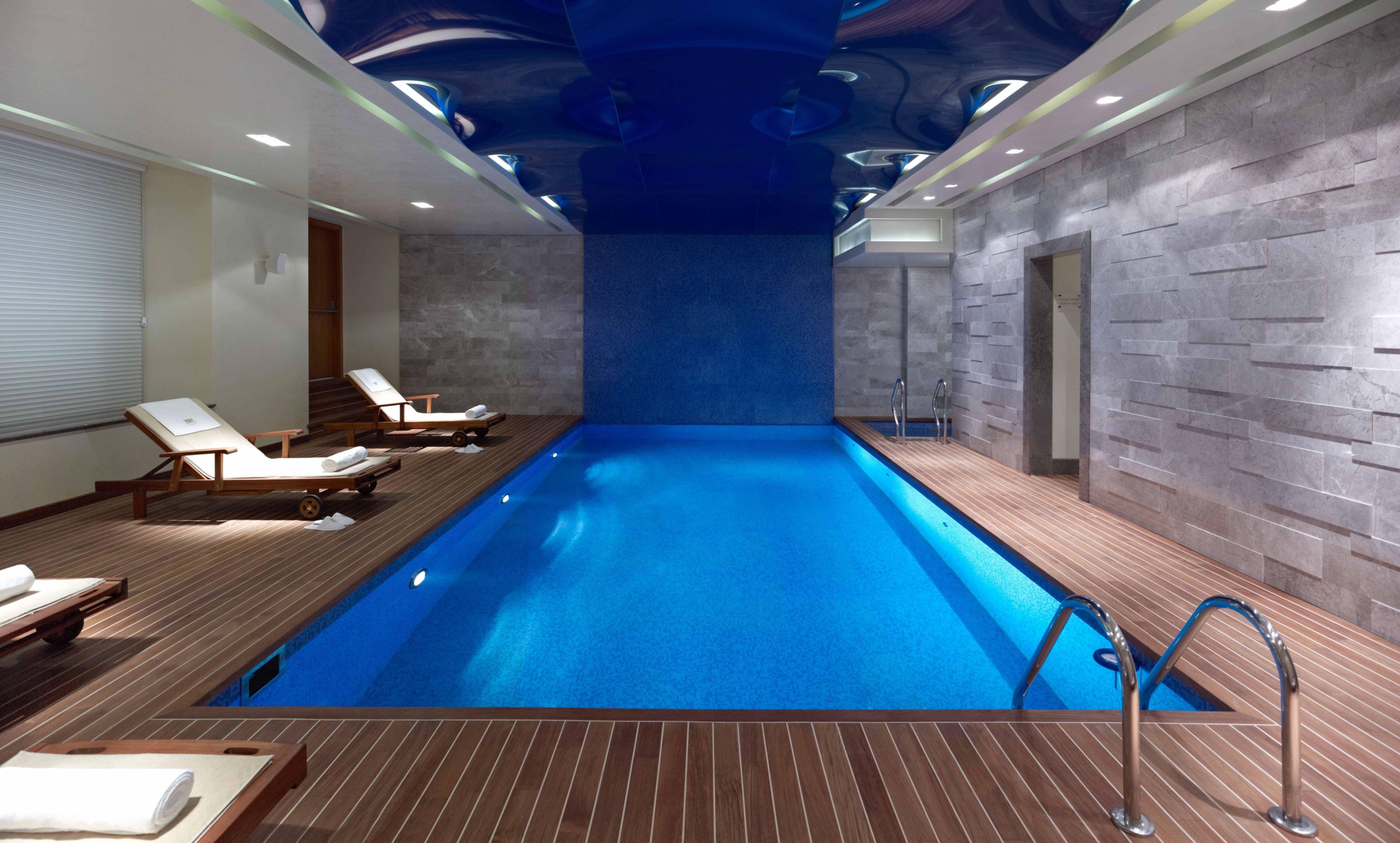 Pera Palace Hotel Istanbul Exterior foto The pool at the Mandarin Oriental, Munich
