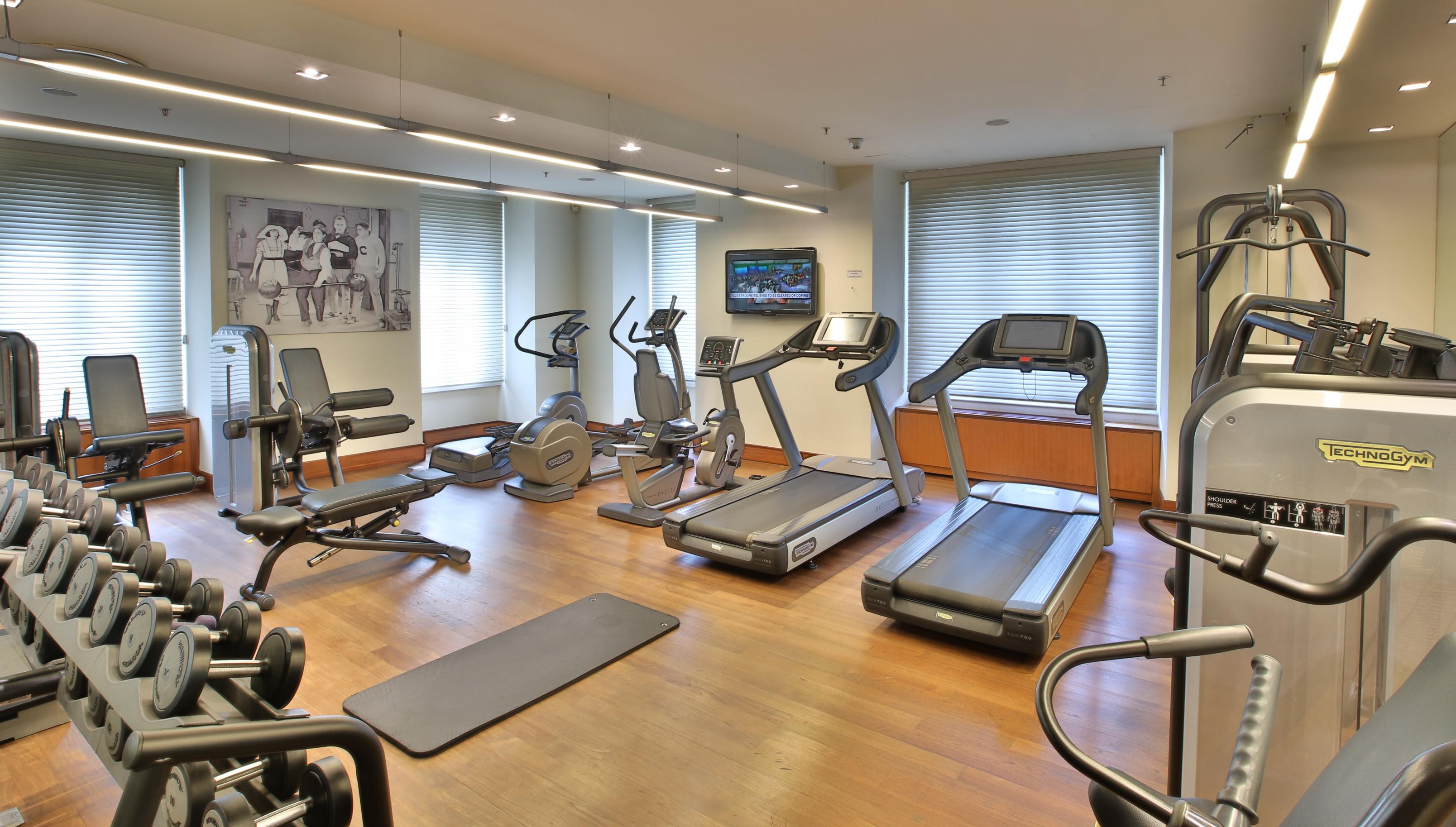 Pera Palace Hotel Istanbul Exterior foto A gym at a hotel