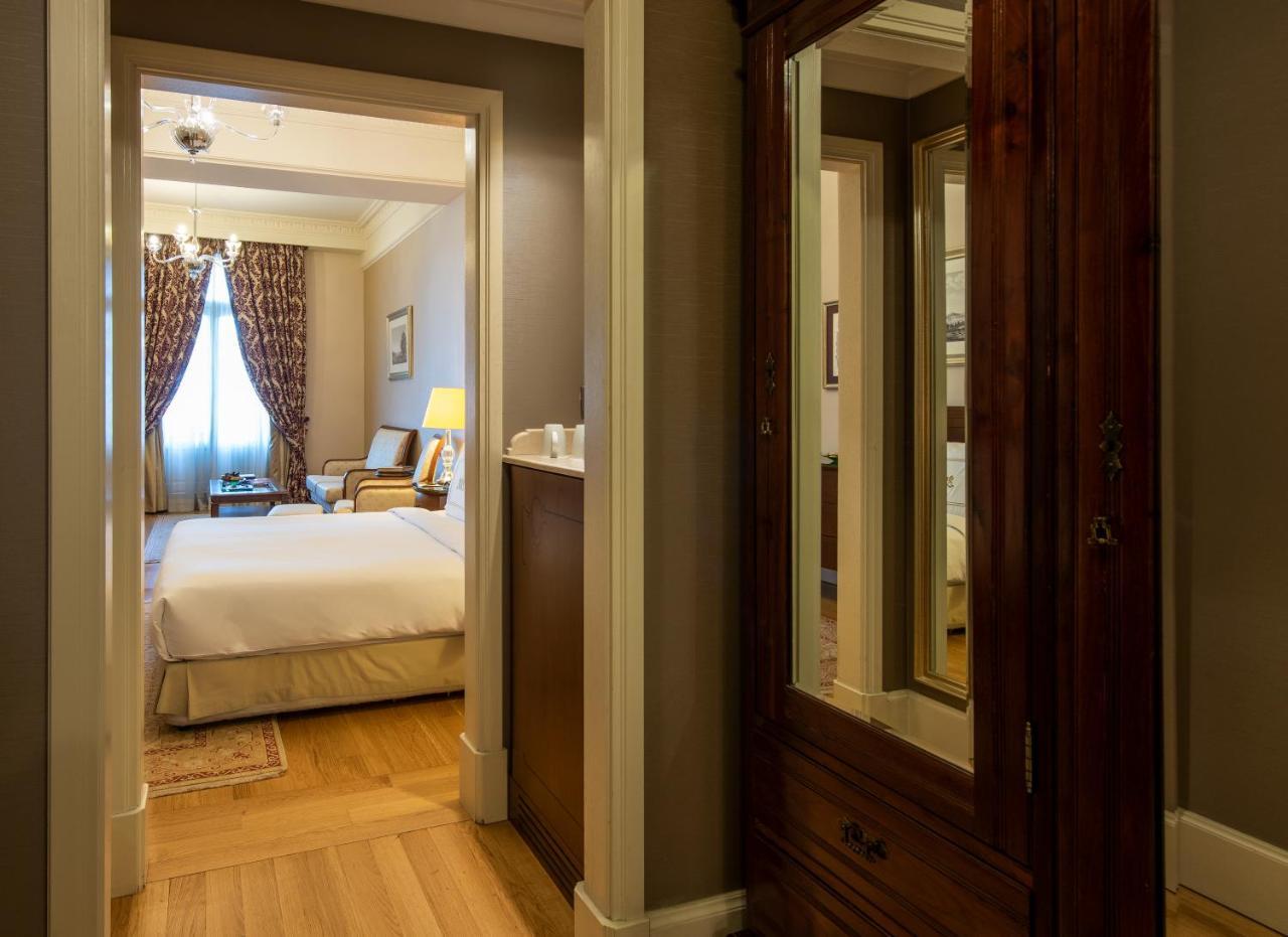 Pera Palace Hotel Istanbul Exterior foto A suite at the hotel