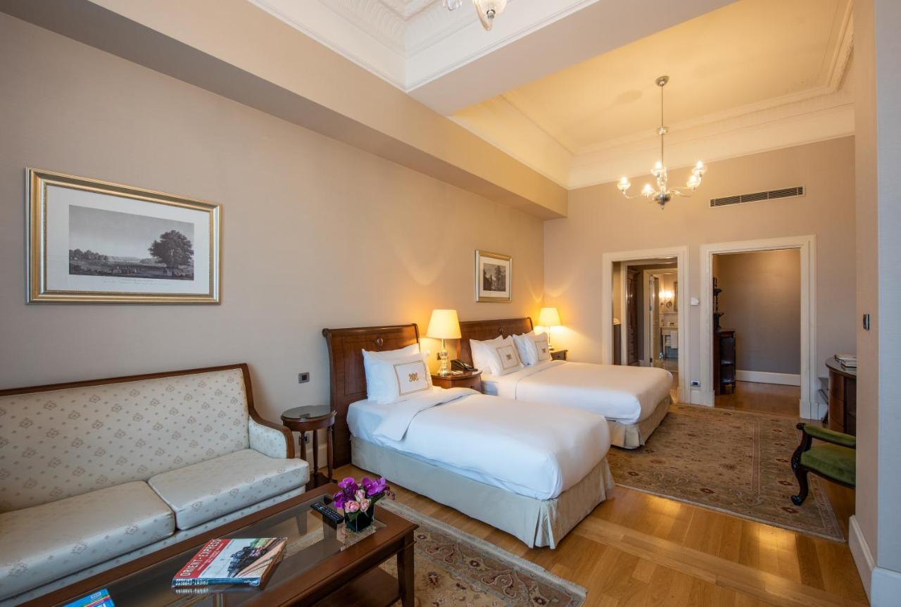Pera Palace Hotel Istanbul Exterior foto A room at the hotel