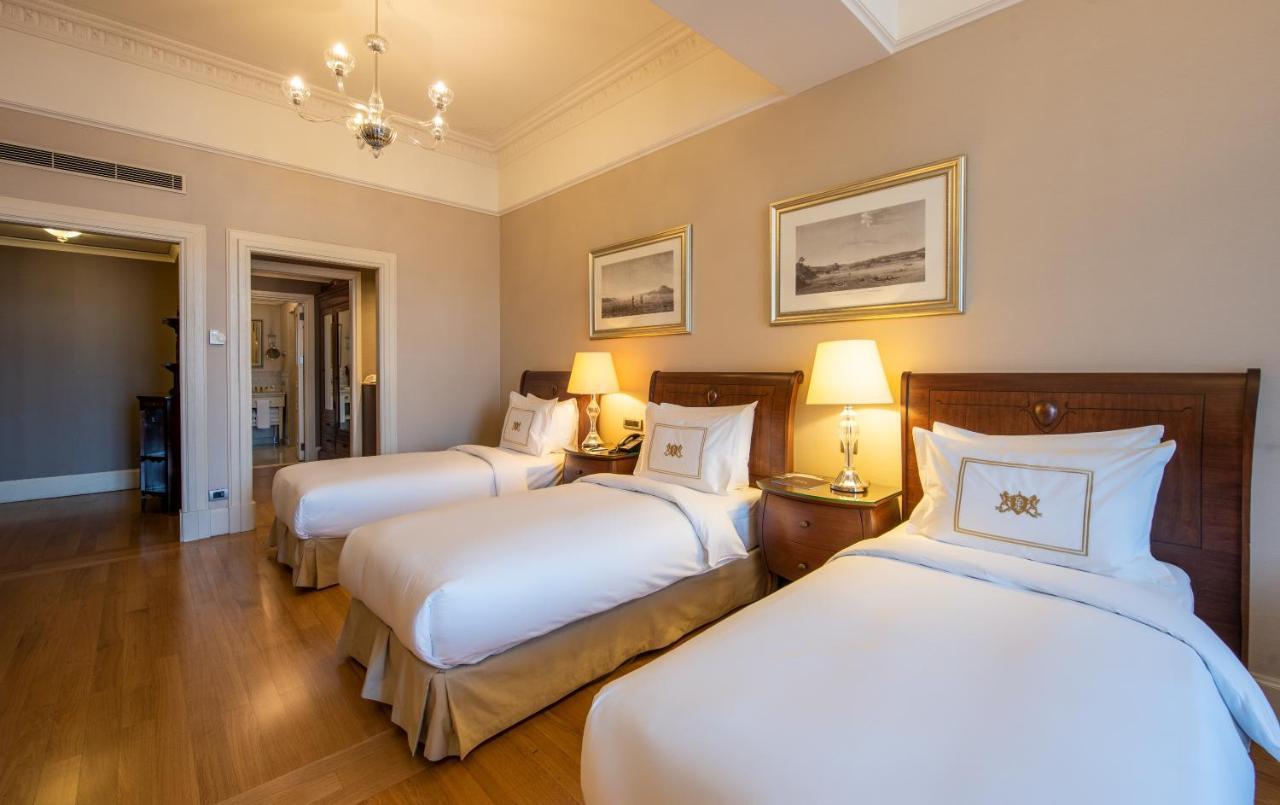 Pera Palace Hotel Istanbul Exterior foto A room at the hotel